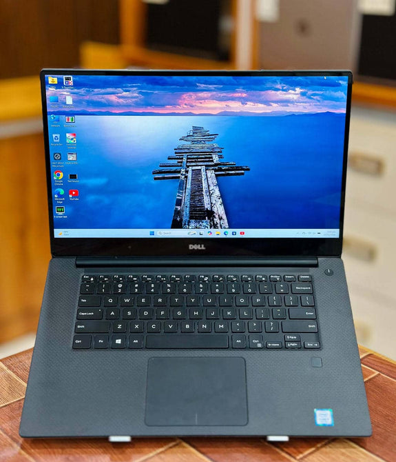 Dell XPS 9560 HQ Processor, 4 Gb Graphics Card, Touch, FHD, i7/ 7th Gen Professional Laptop