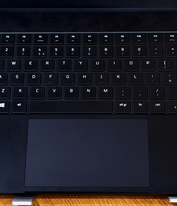 Razer Blade 15 Advanced Model – Tiger Lake – 11th Gen Core i7  11800H @ 2.30 GHz Octa-Core Processor 32GB 512 GB SSD 8-GB NVIDIA GeForce RTX3080 DDR6 GC 15.6″ Quad HD IPS 165Hz Display