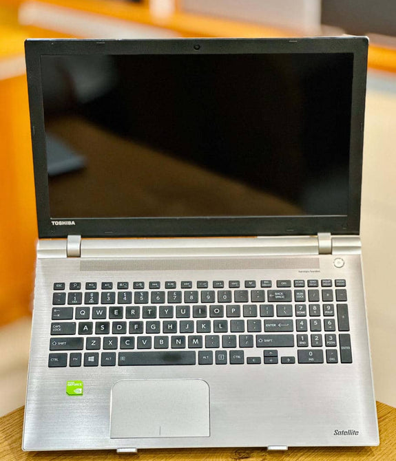TOSHIBA 154, i7/ 6th Gen, 2 Gb Graphics Card, Like New